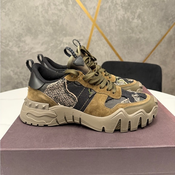 Valentino Garavani Box Label